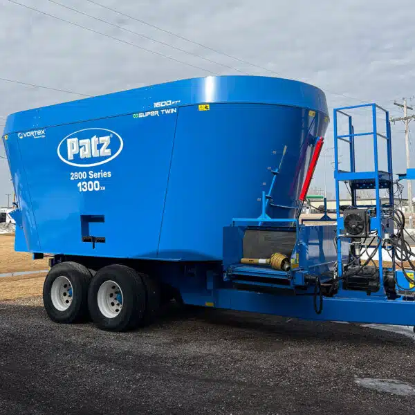 Used PATZ 2800 Series Trailer Super Twin Screw vertical TMR mixer.