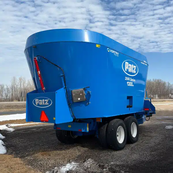Used PATZ 2800 Series Trailer Super Twin Screw vertical TMR mixer.